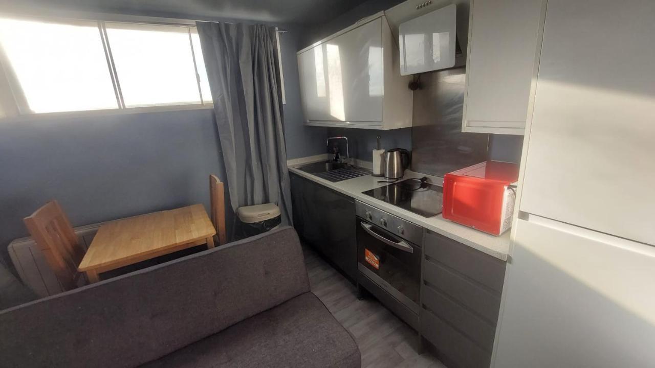 Modern Studio Maidstone - Redecorated Oct 2023 エクステリア 写真