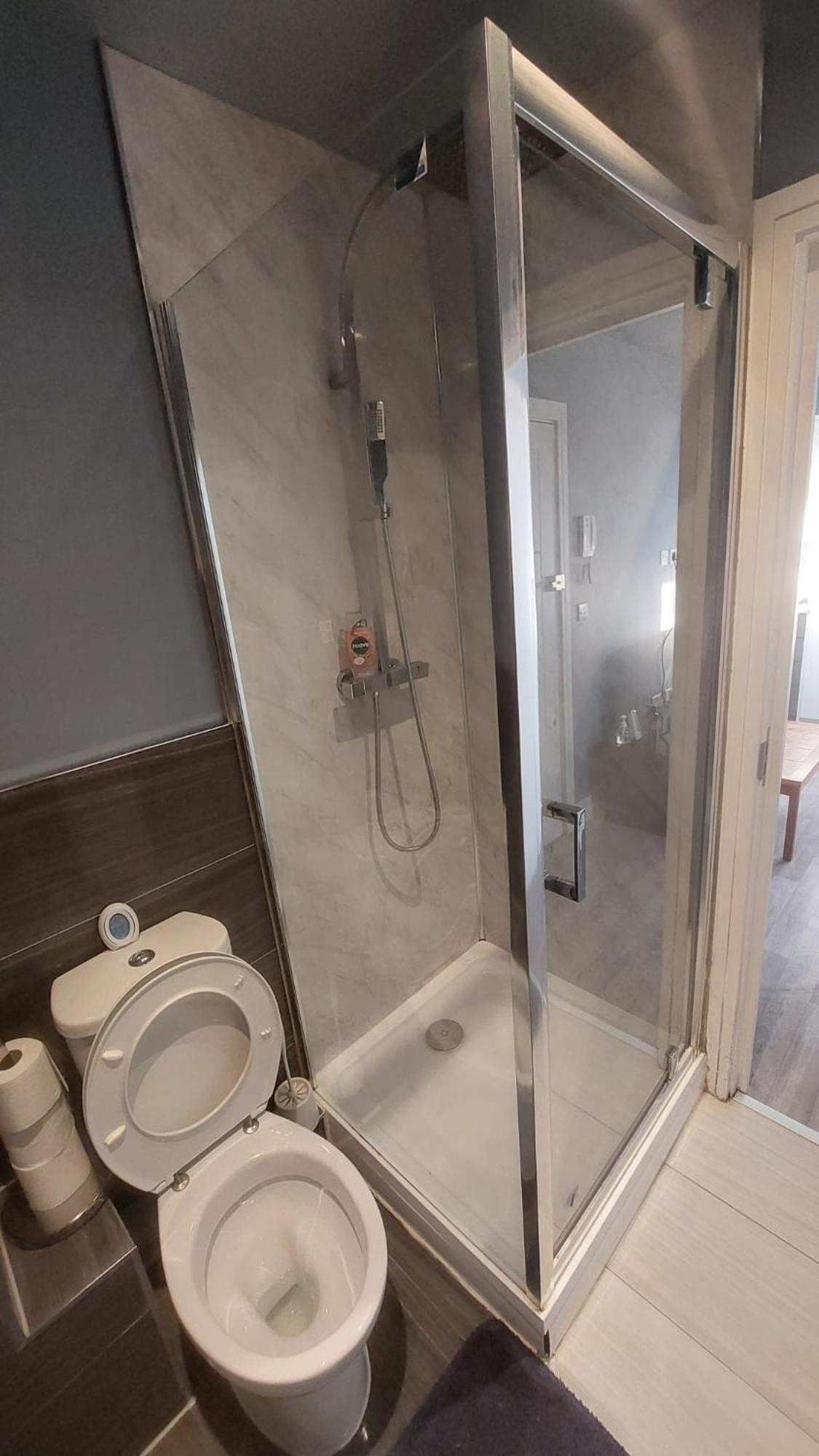 Modern Studio Maidstone - Redecorated Oct 2023 エクステリア 写真